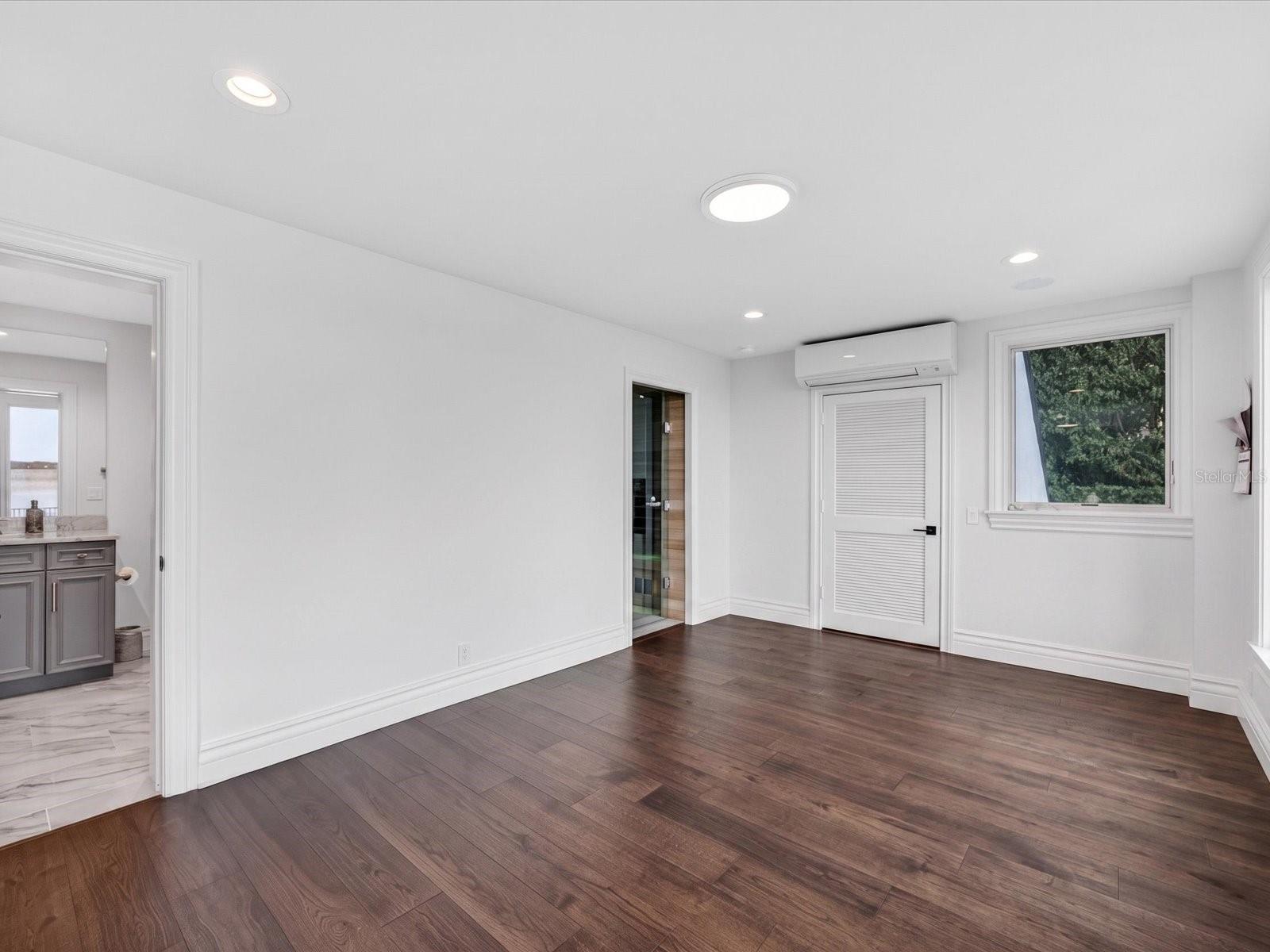 O6416194 Property Photo