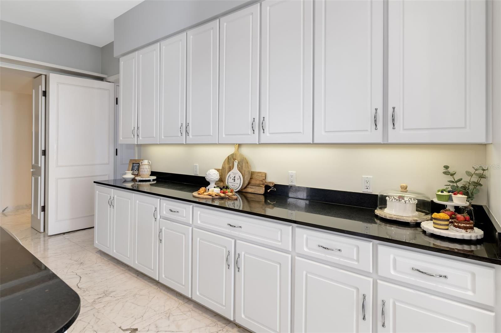 A4696910 Property Photo