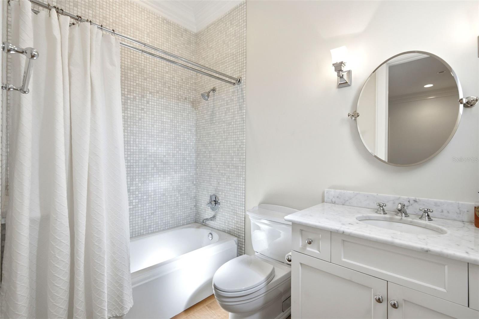 O6416342 Property Photo