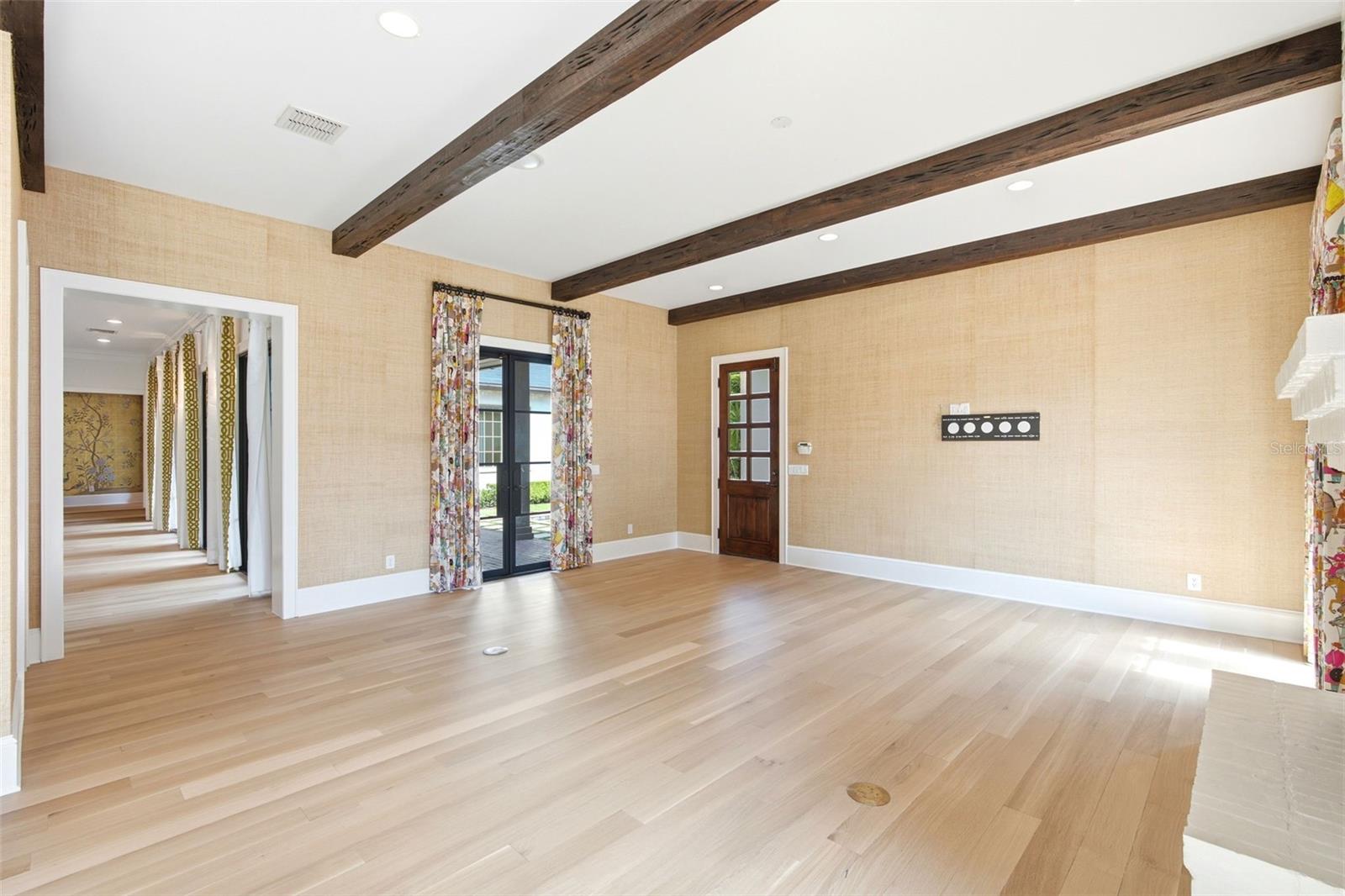 O6416342 Property Photo