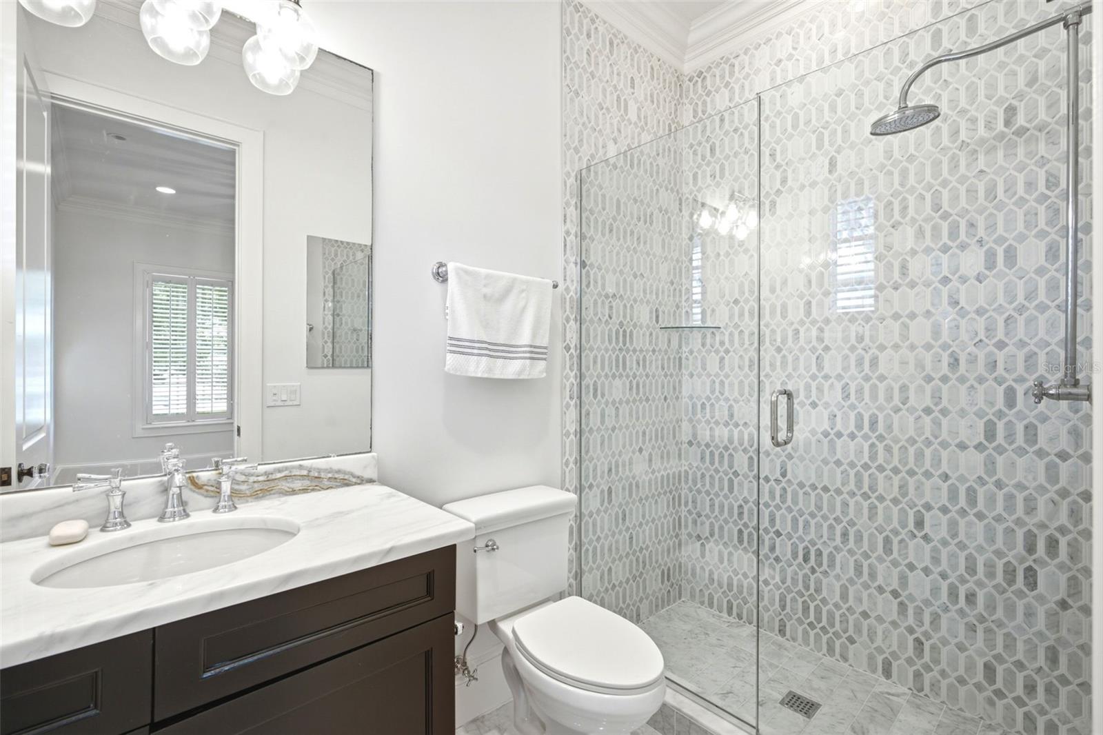 O6416342 Property Photo