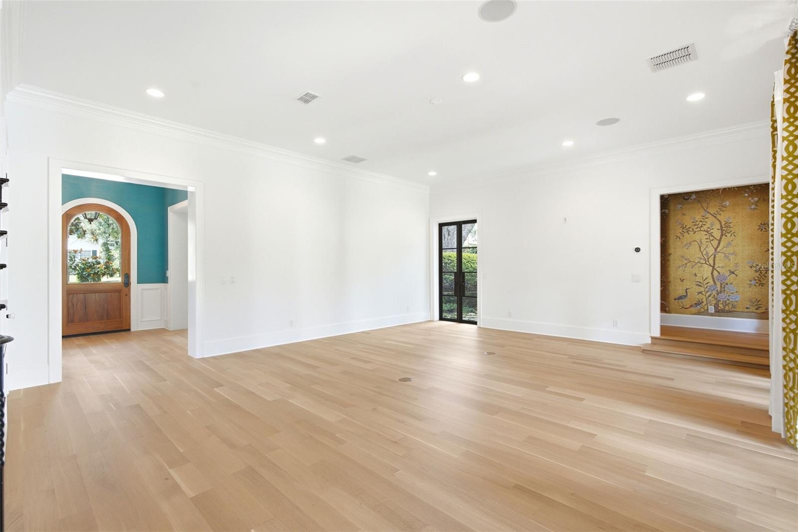 O6416342 Property Photo