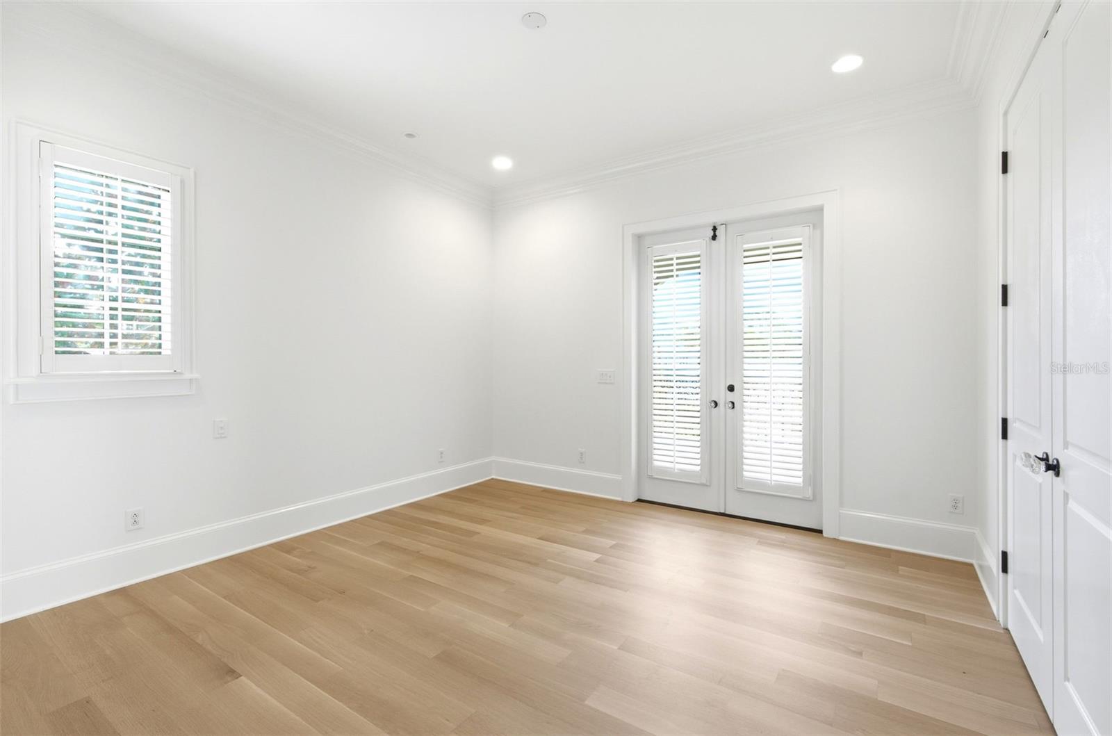 O6416342 Property Photo