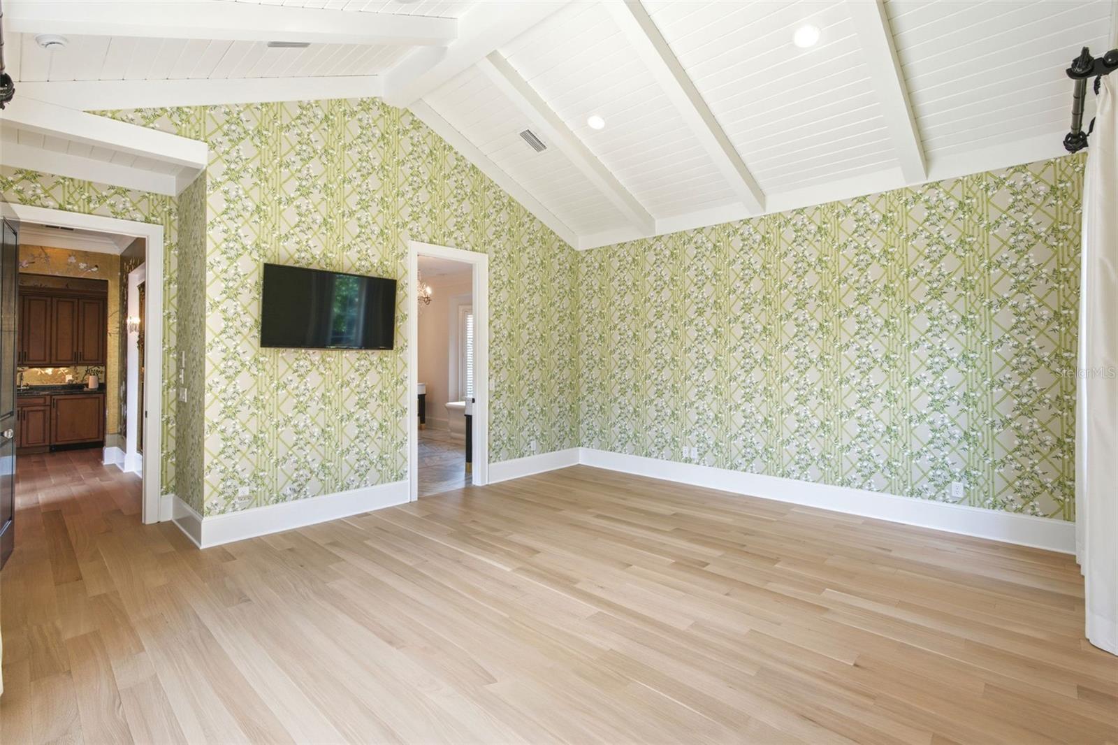 O6416342 Property Photo