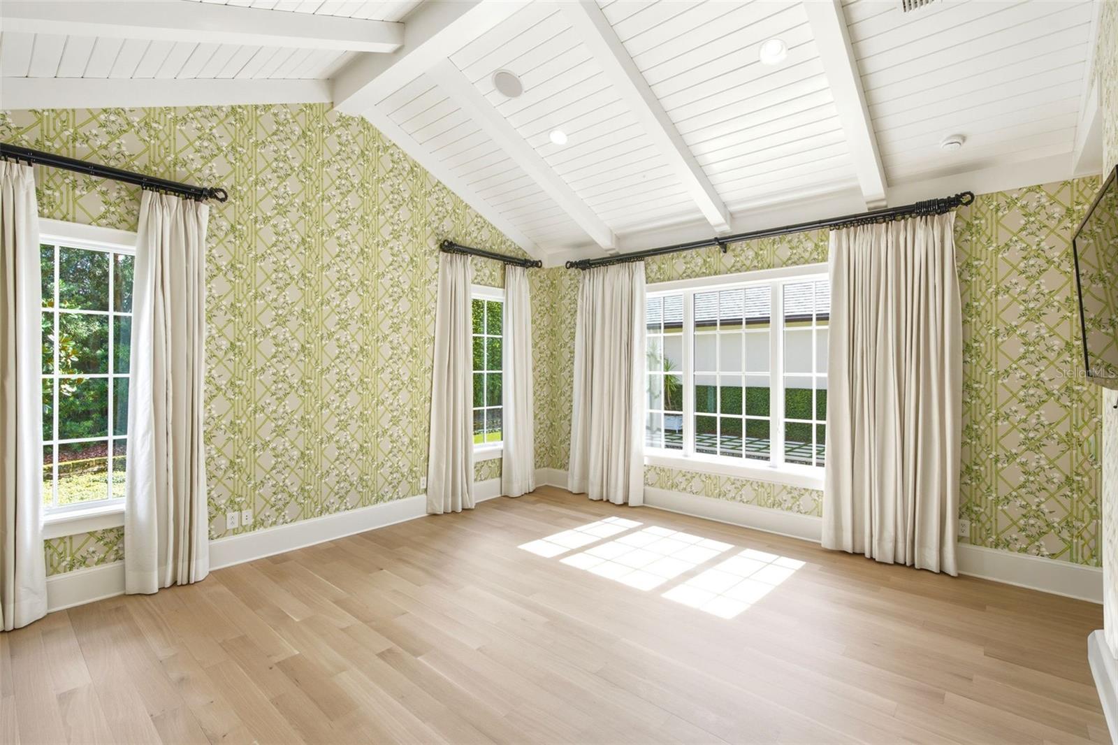 O6416342 Property Photo