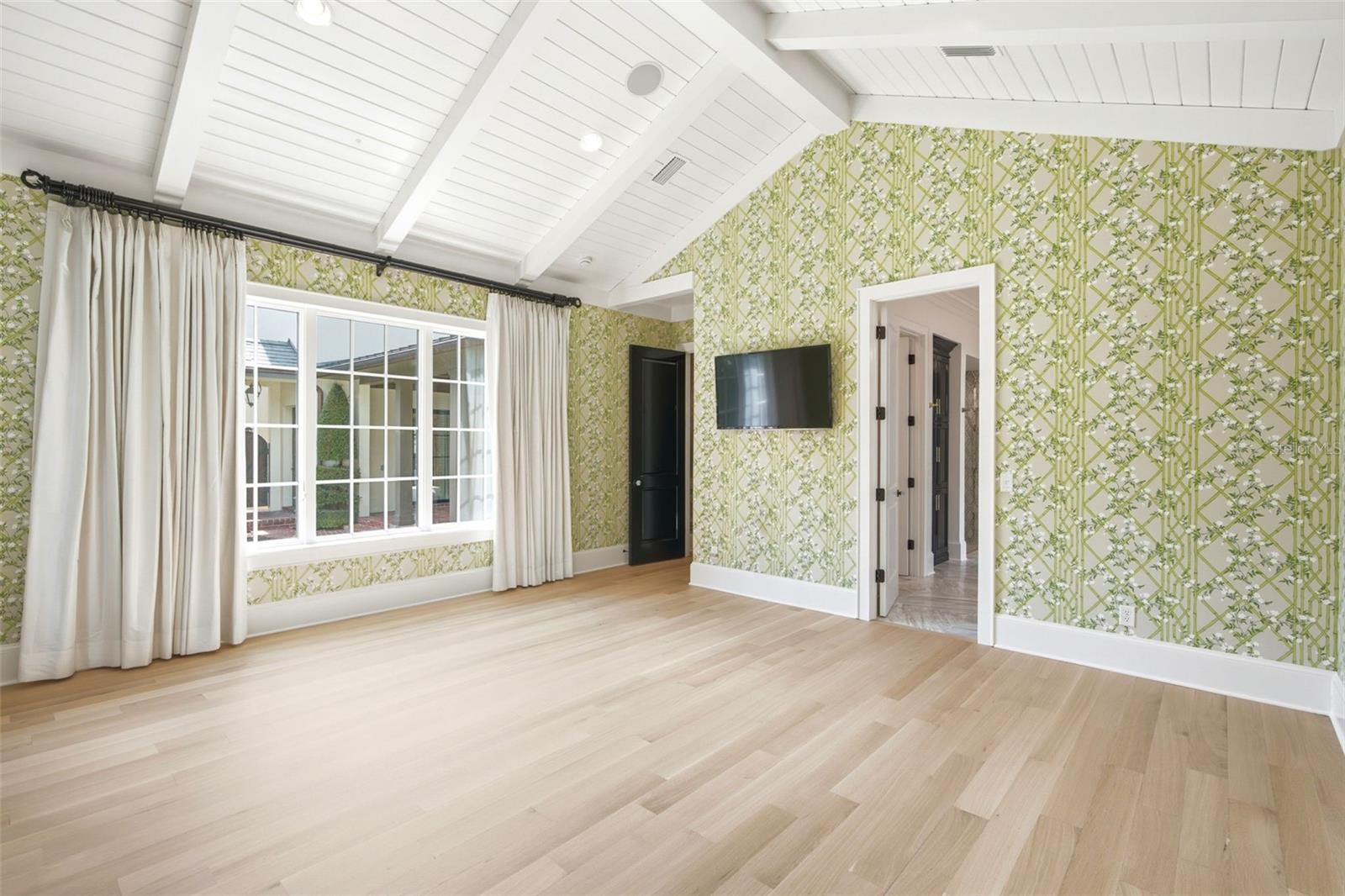 O6416342 Property Photo