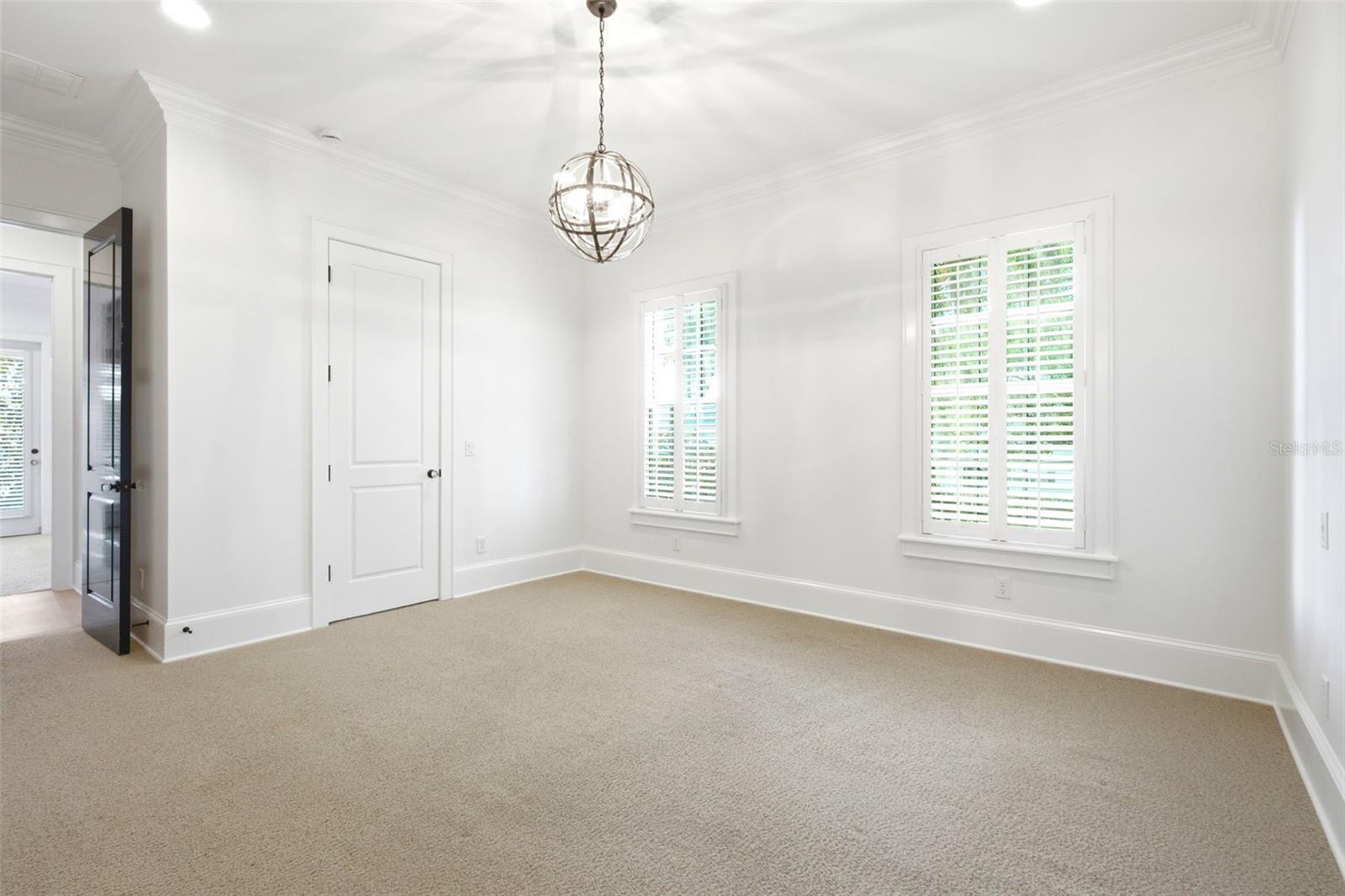 O6416342 Property Photo