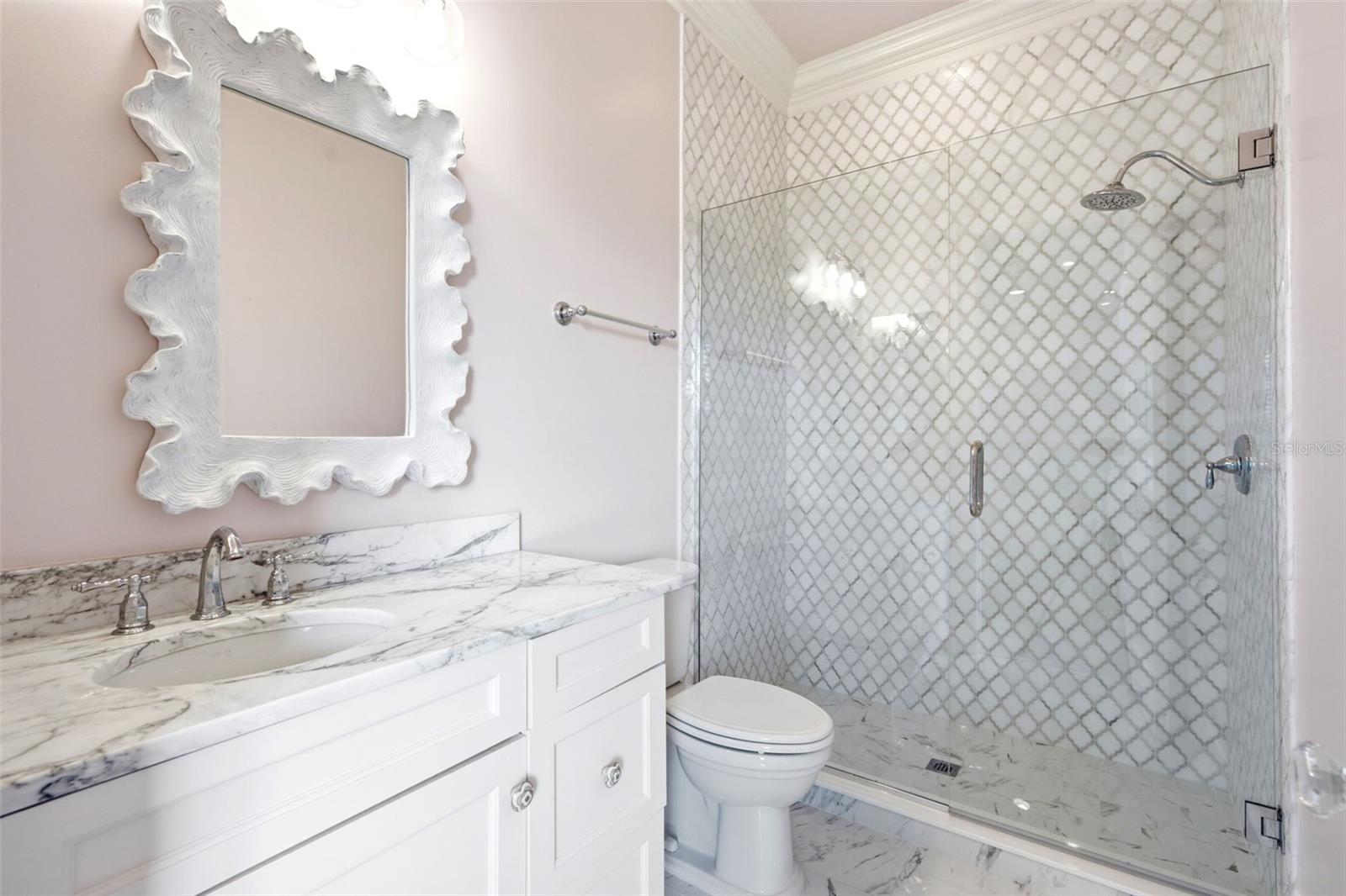 O6416342 Property Photo