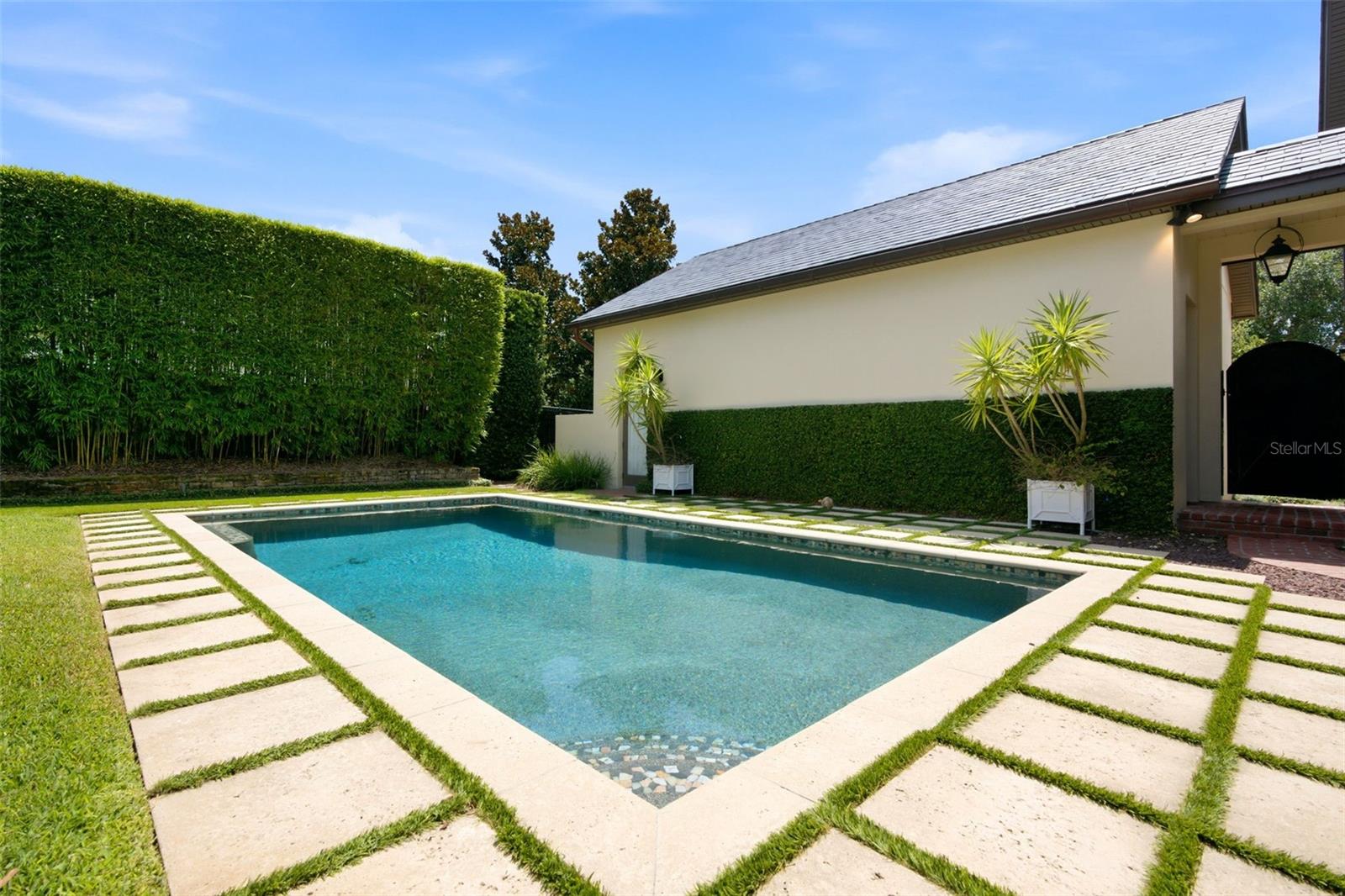 O6416342 Property Photo