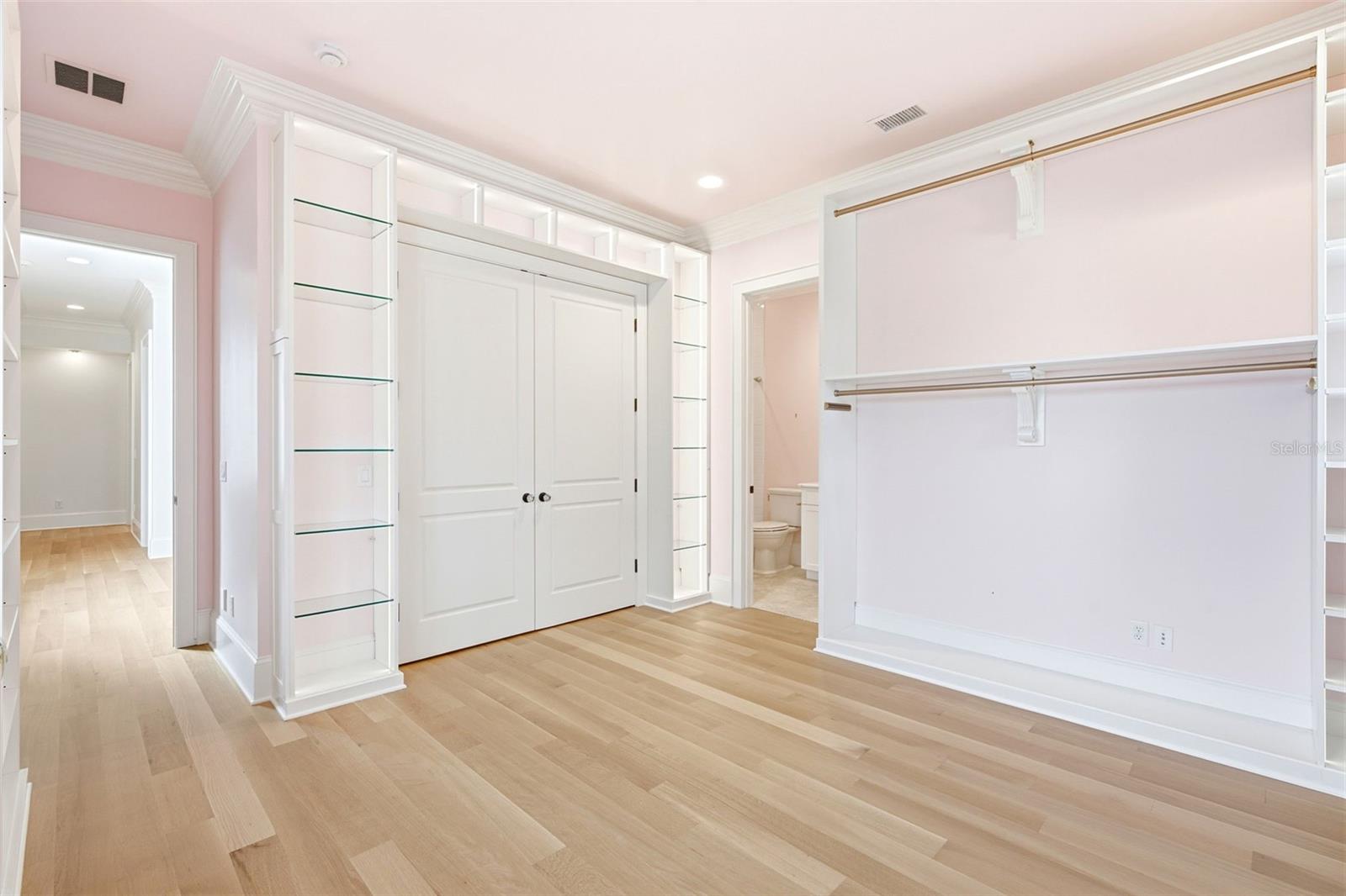 O6416342 Property Photo