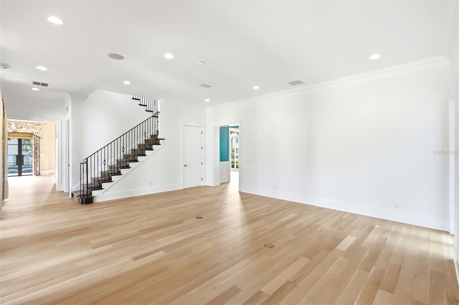 O6416342 Property Photo
