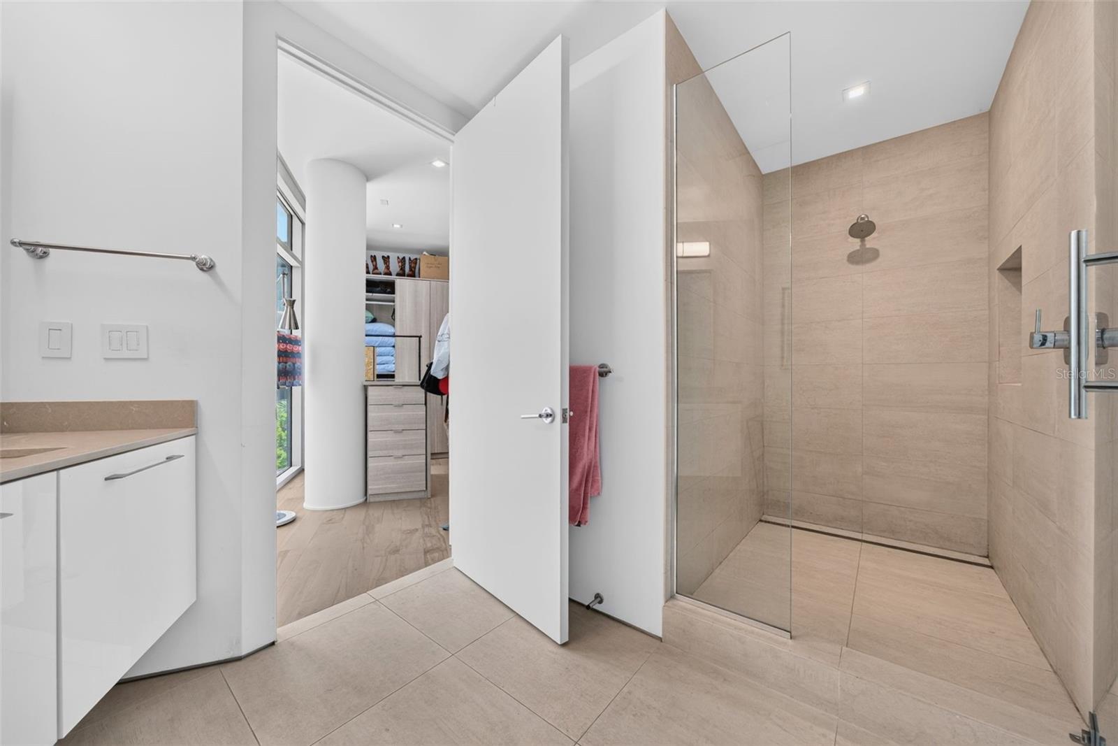 A4696967 Property Photo