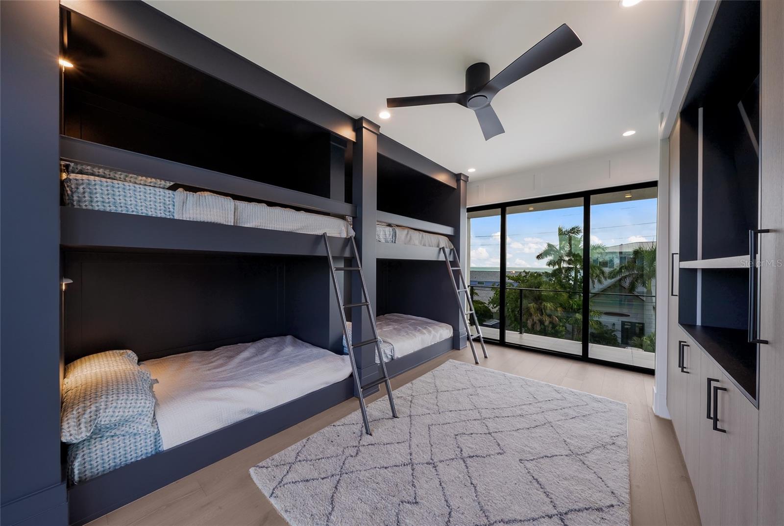 A4697213 Property Photo
