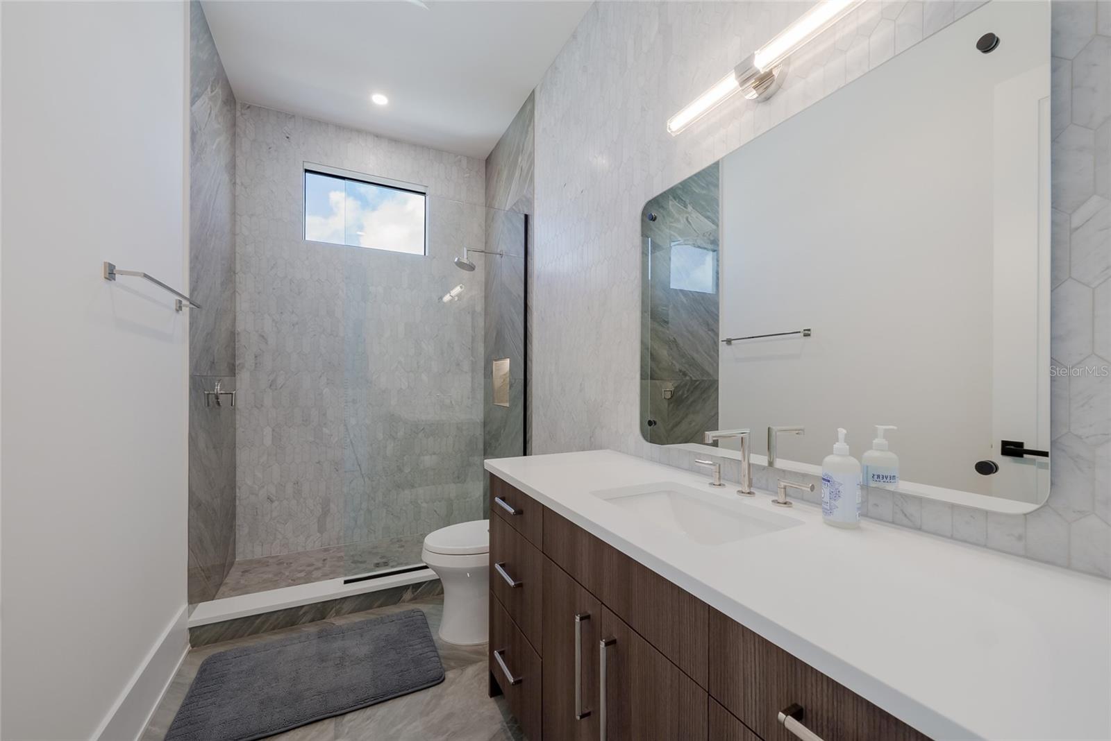 A4697213 Property Photo