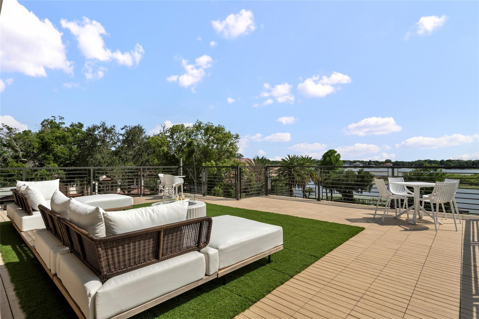 O6417446 Property Photo