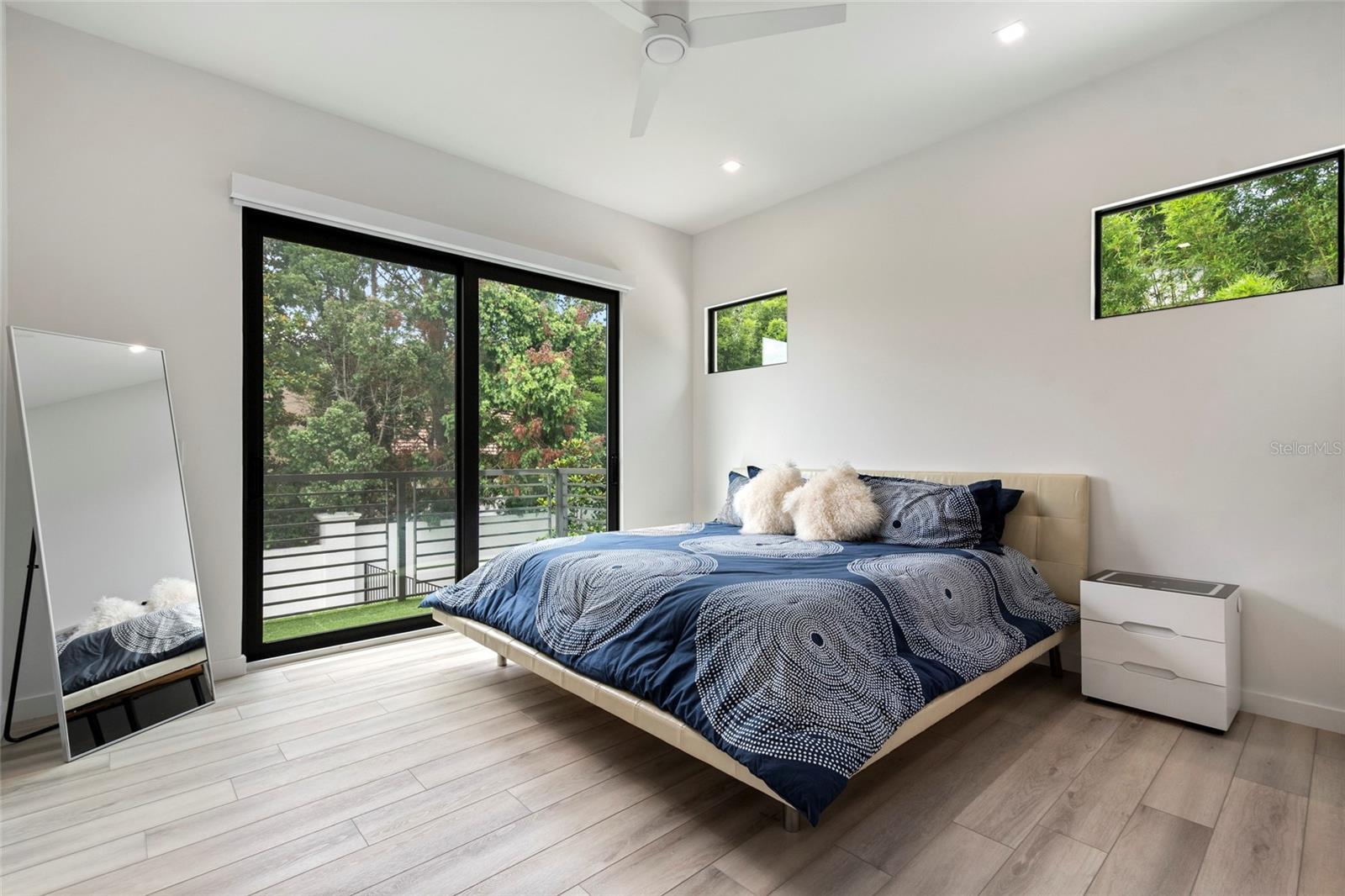 O6417446 Property Photo