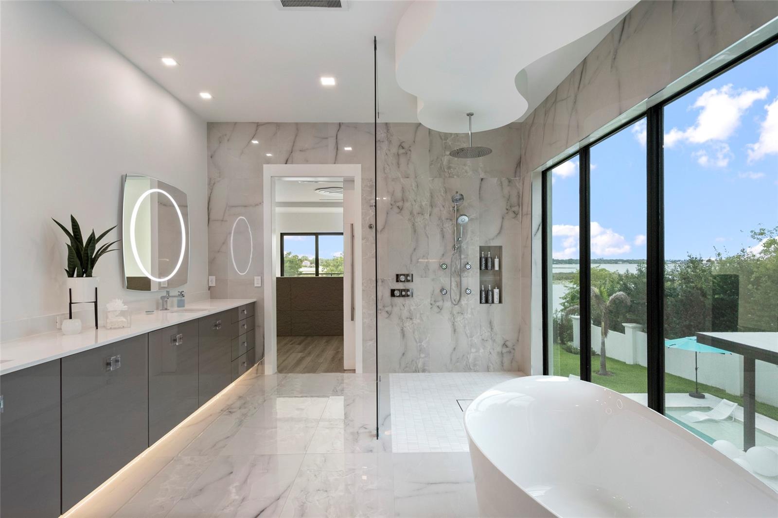 O6417446 Property Photo