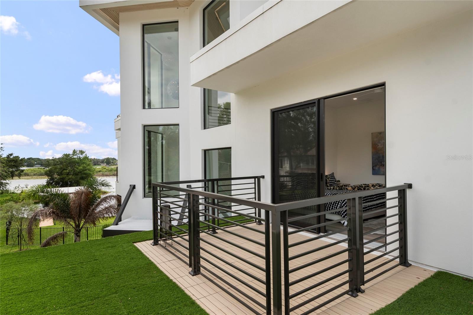 O6417446 Property Photo