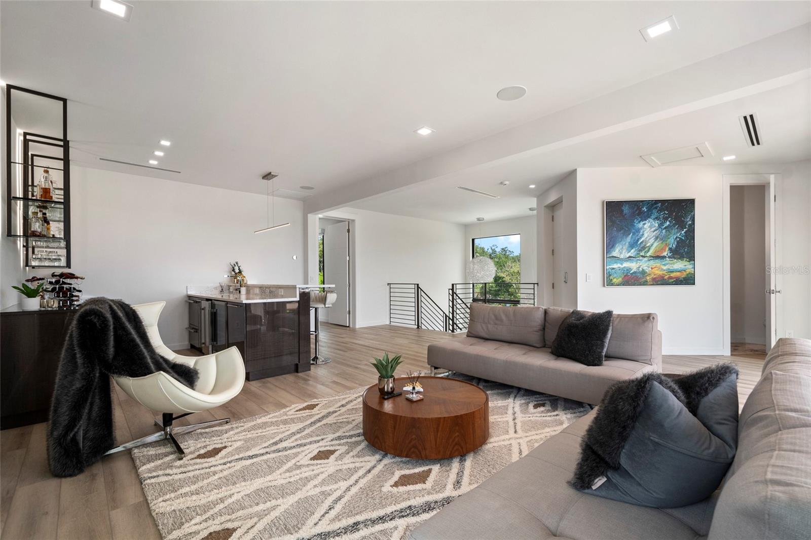 O6417446 Property Photo