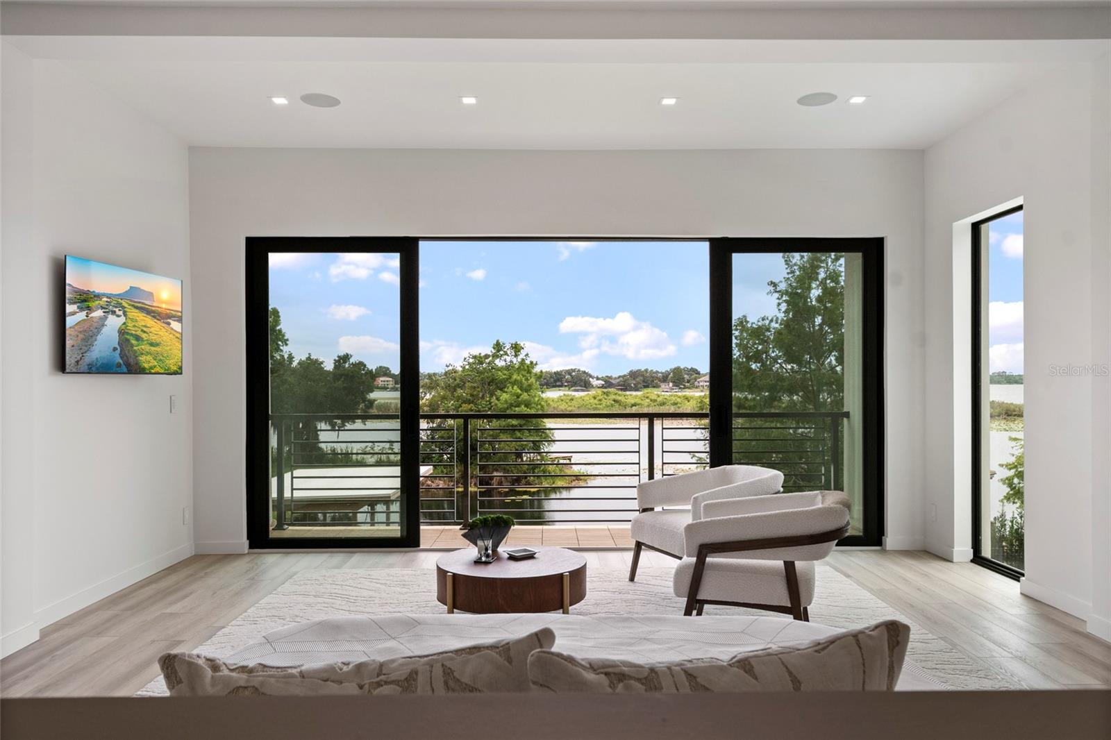 O6417446 Property Photo
