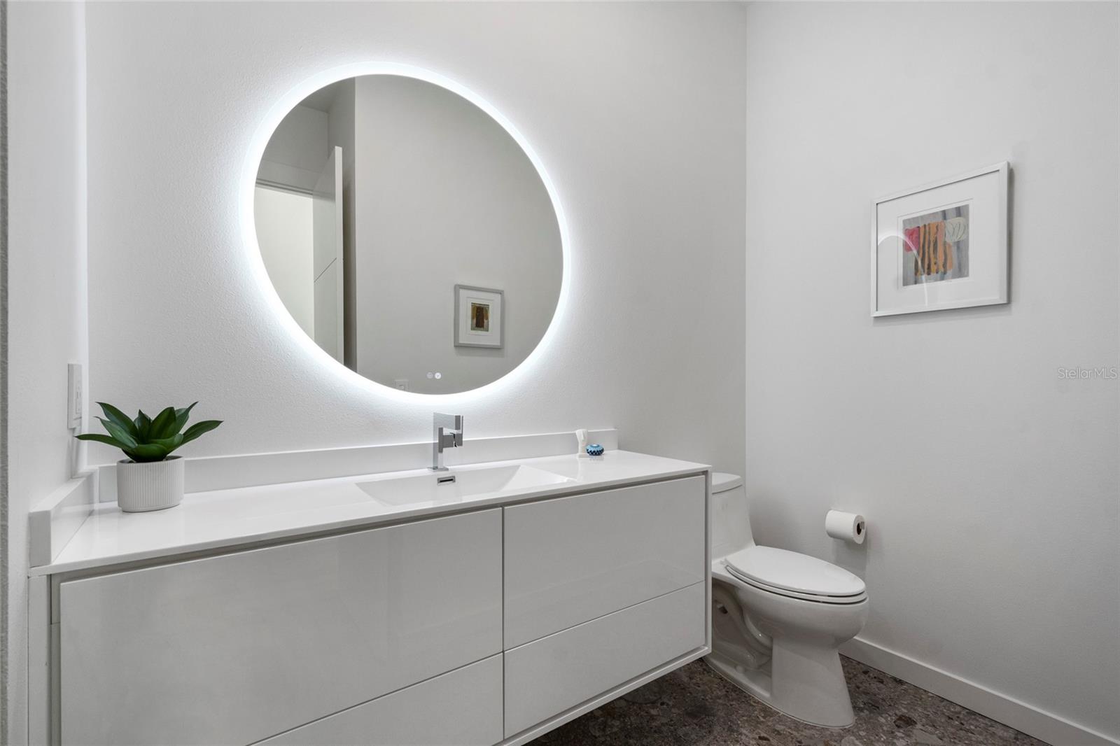 O6417446 Property Photo