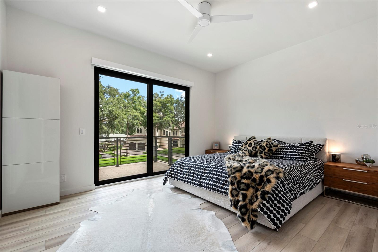 O6417446 Property Photo