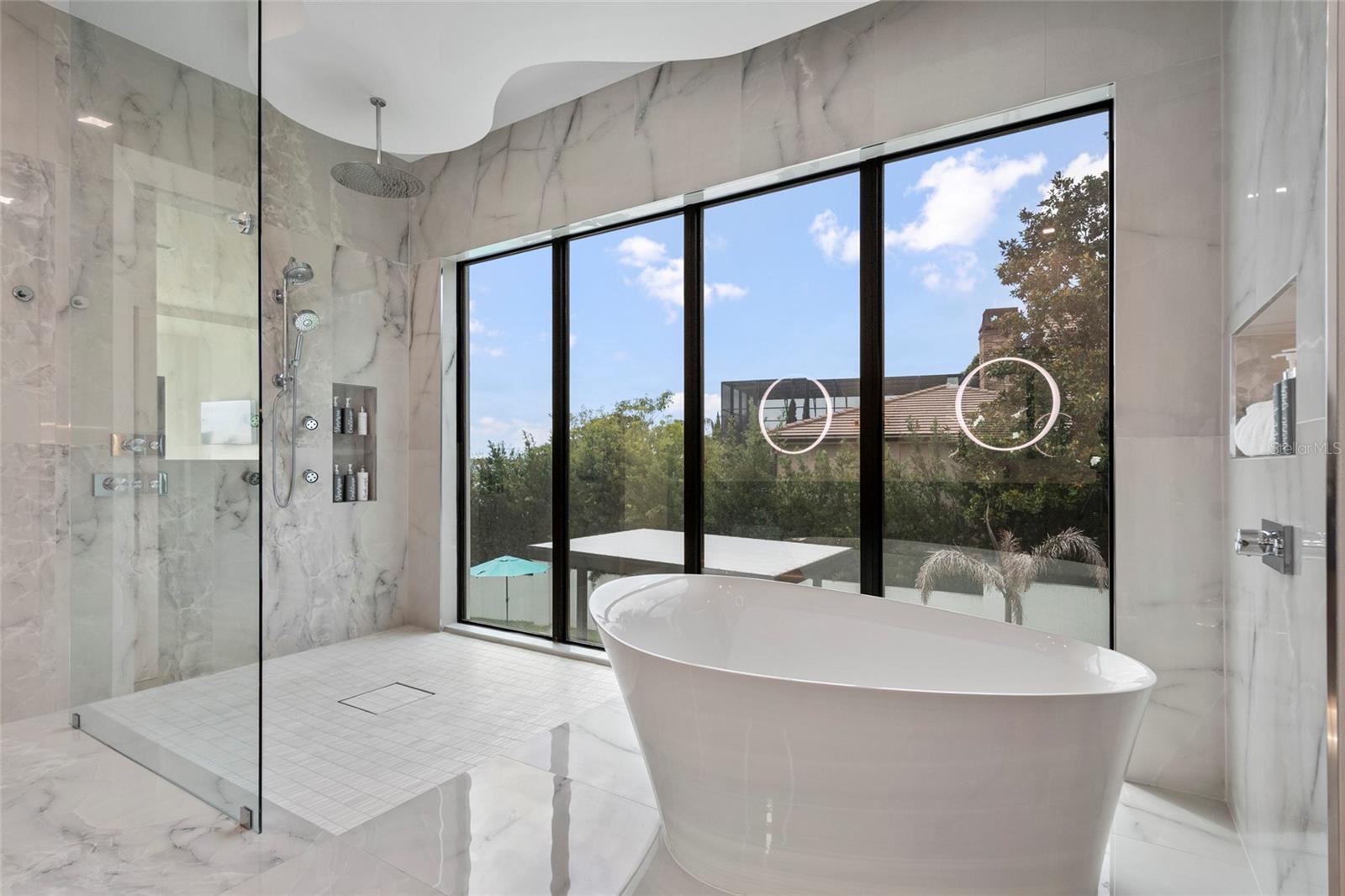 O6417446 Property Photo