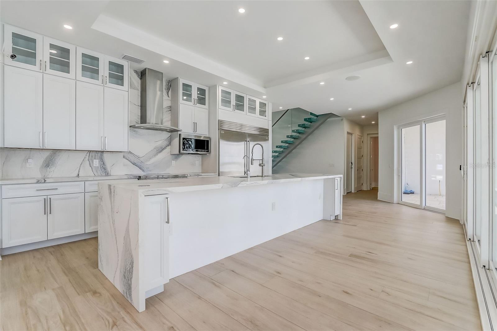 O6417540 Property Photo
