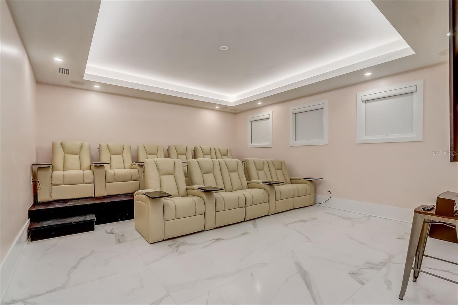 O6417540 Property Photo