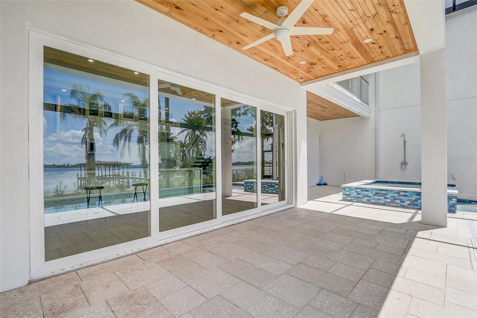 O6417540 Property Photo