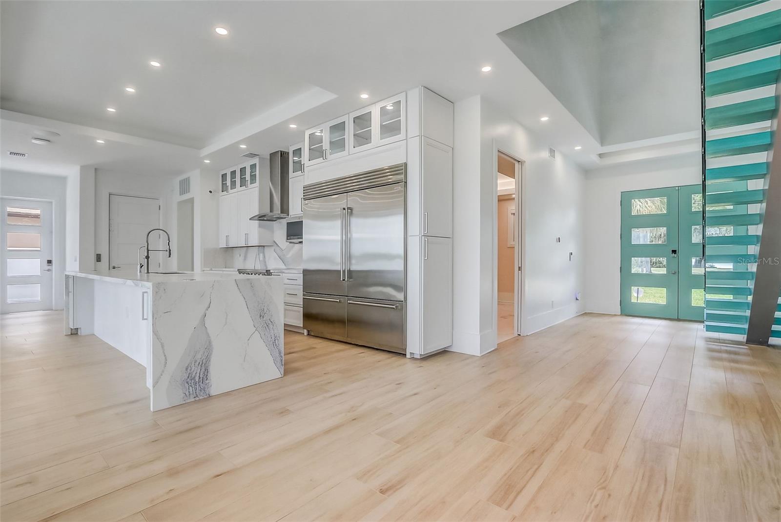 O6417540 Property Photo