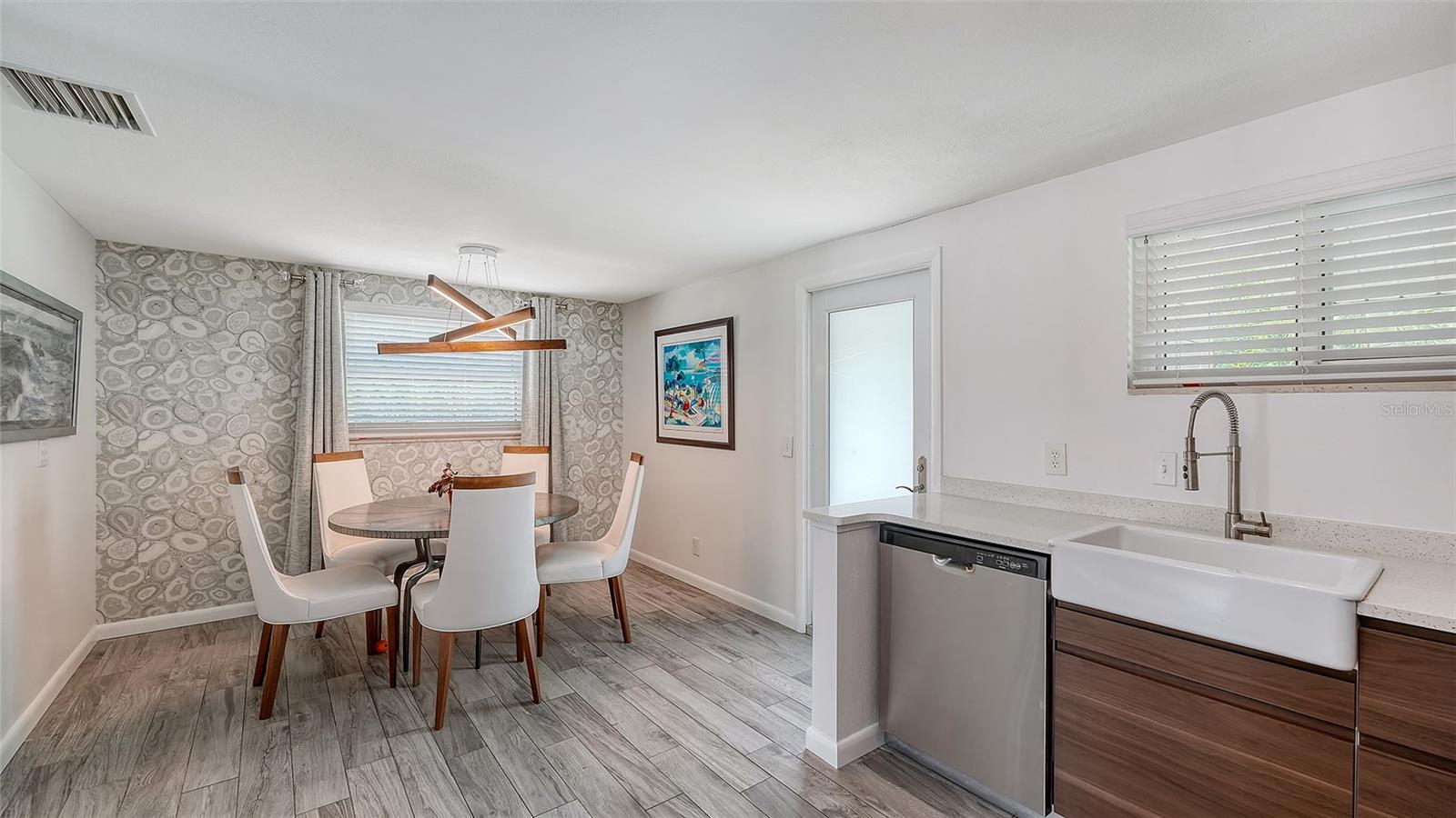 A4697289 Property Photo