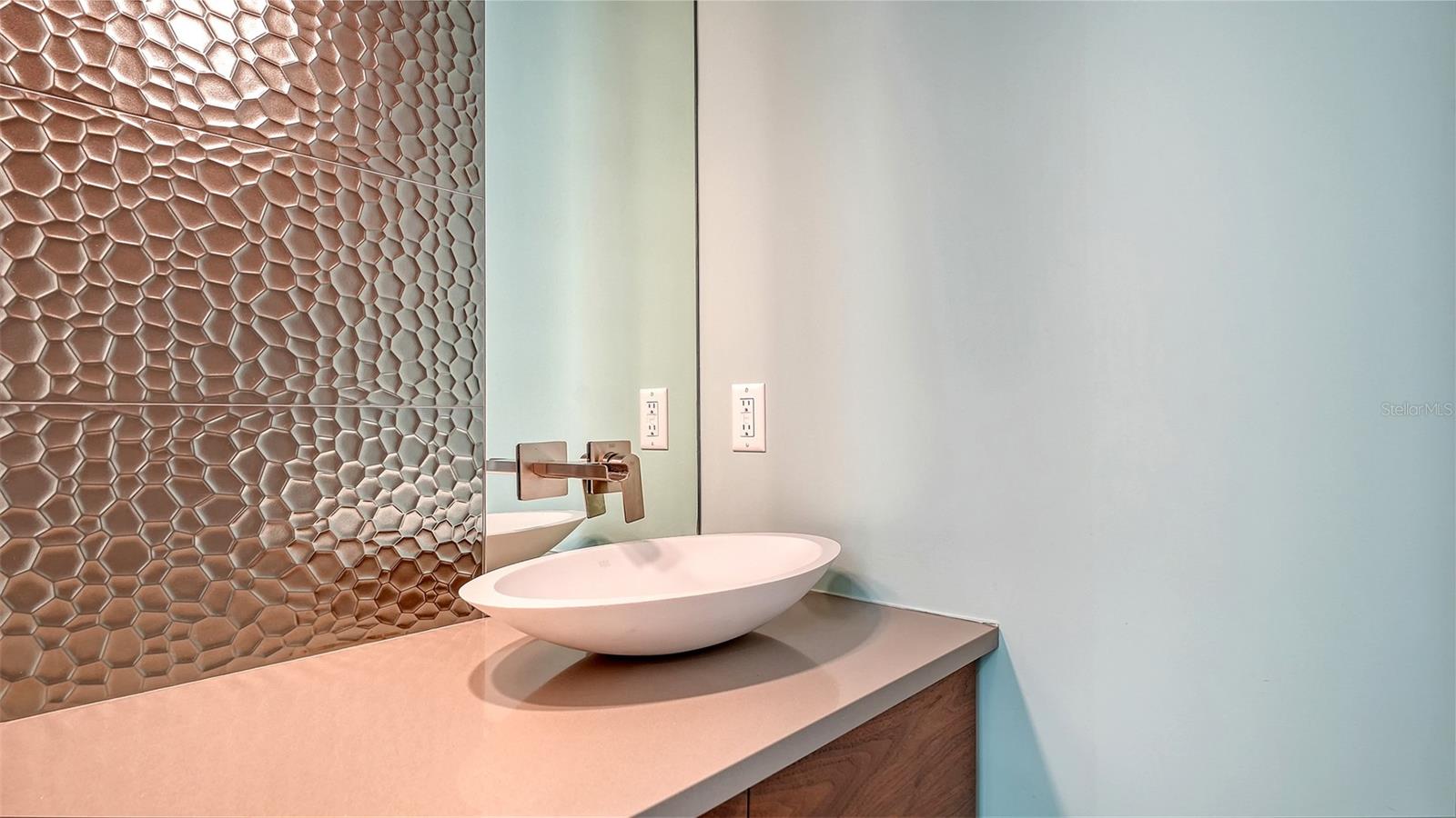 A4697289 Property Photo