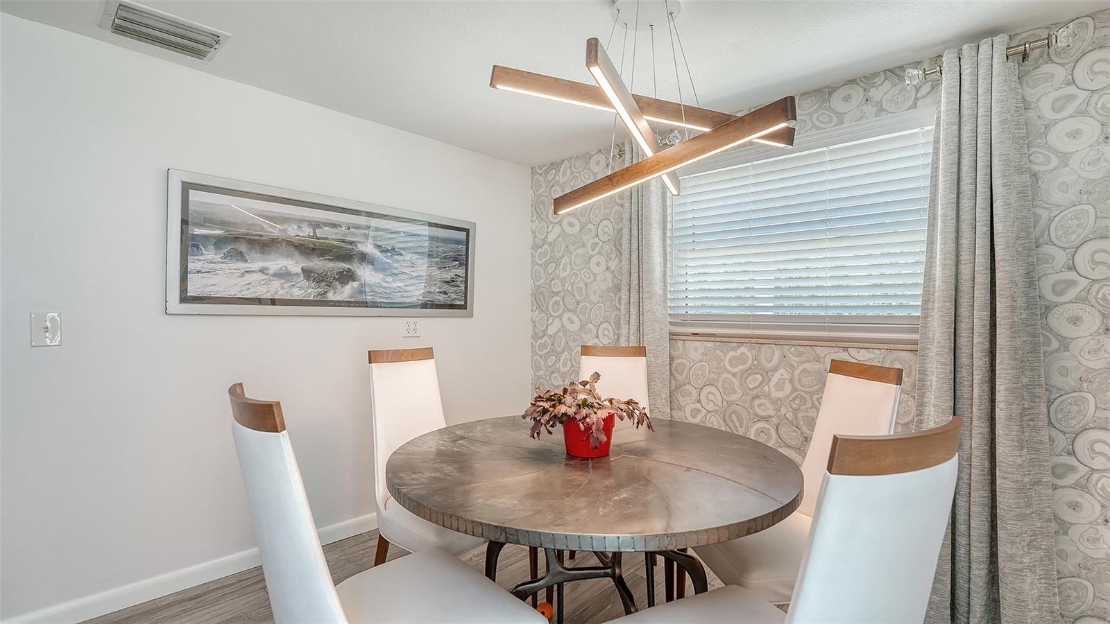 A4697289 Property Photo