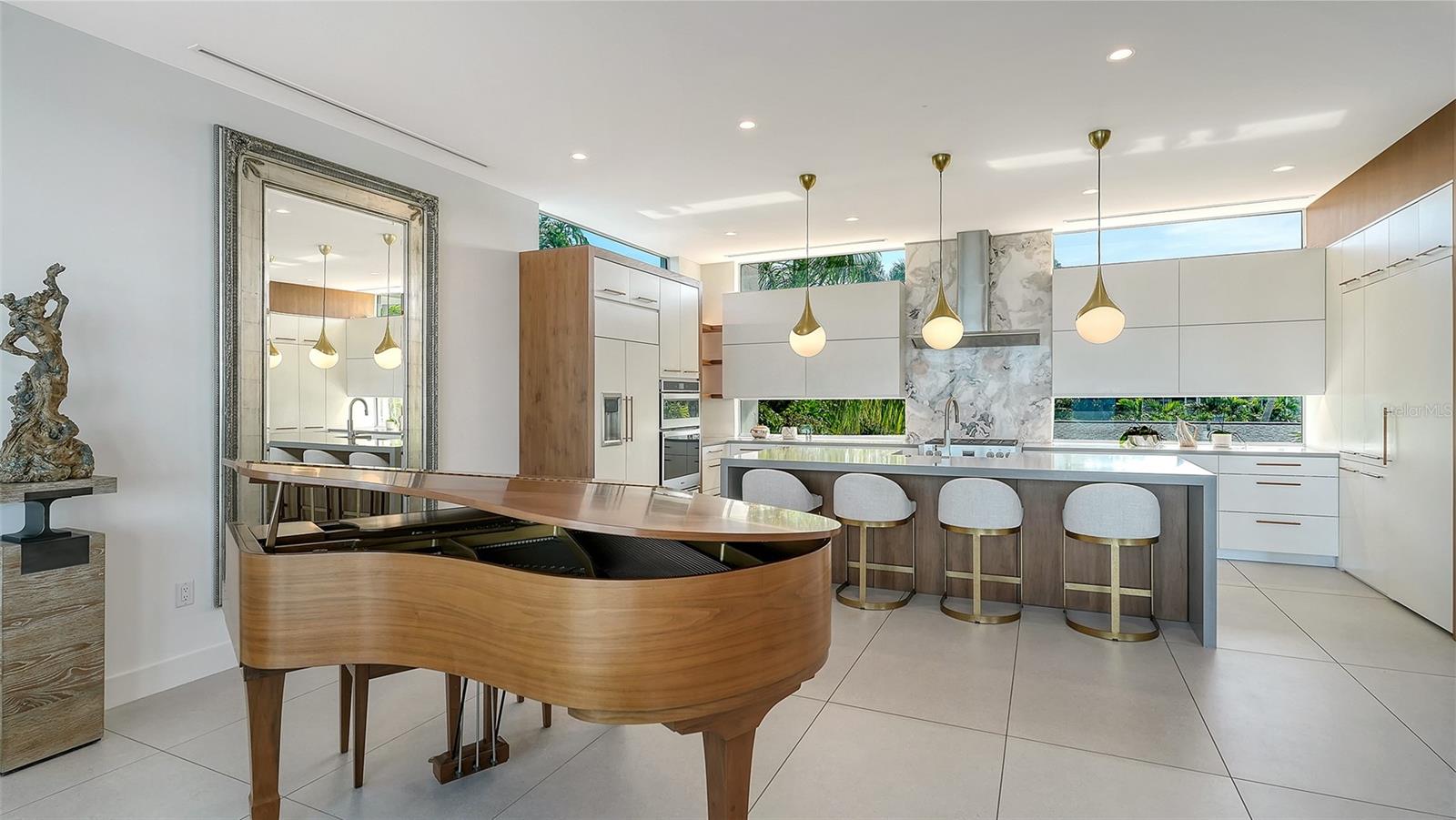 A4697289 Property Photo