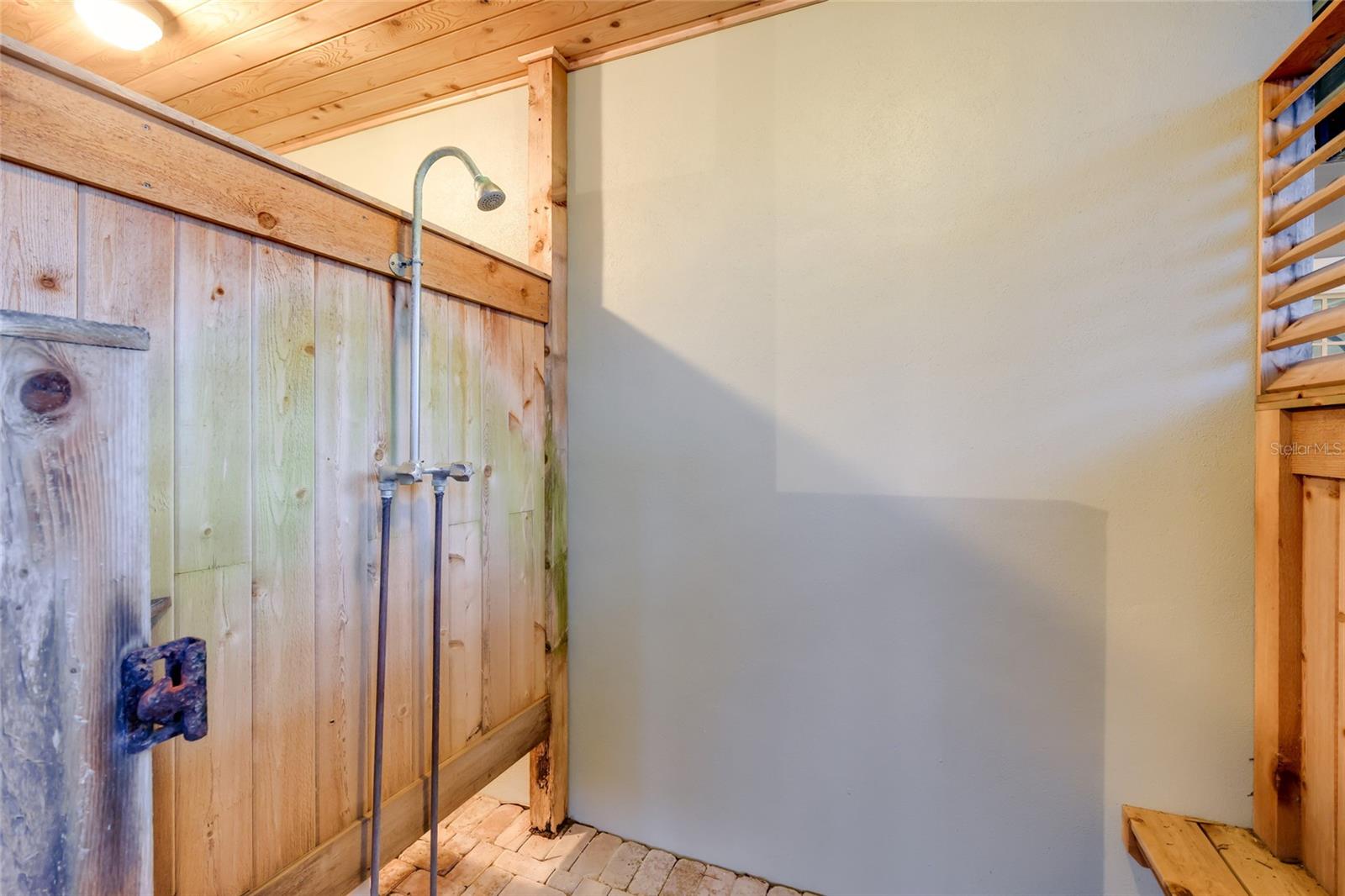 A4697603 Property Photo
