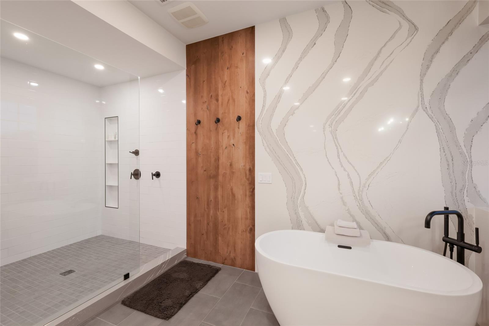 A4697603 Property Photo
