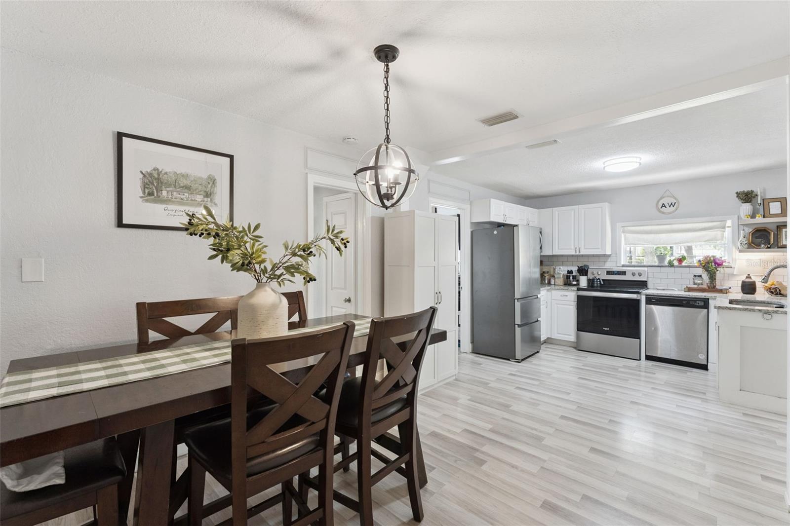 O6418516 Property Photo