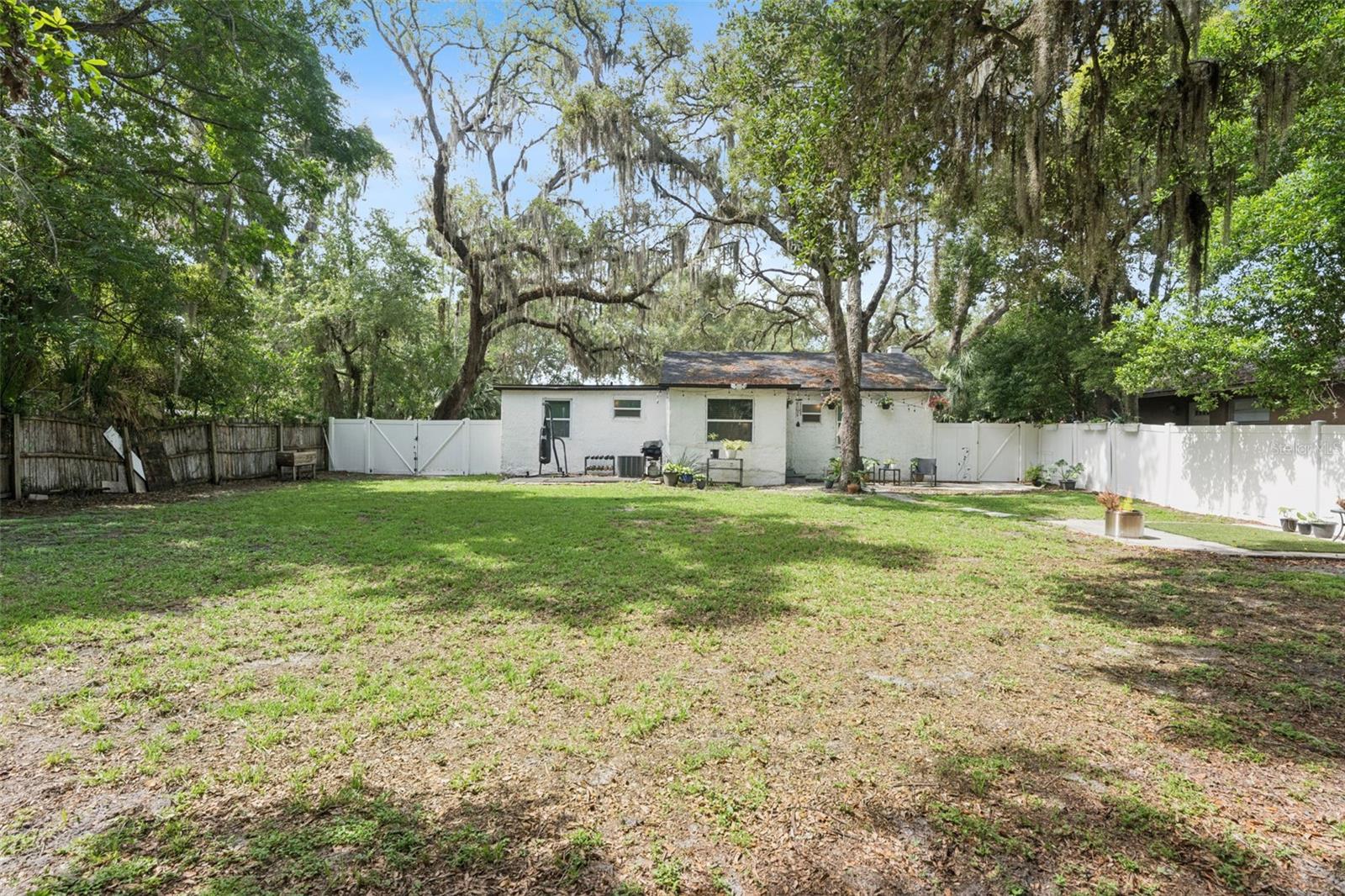 O6418516 Property Photo
