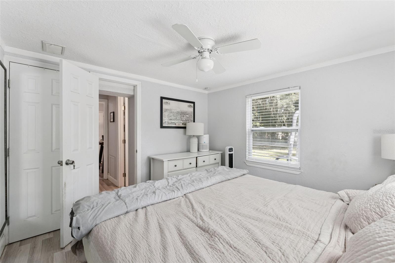 O6418516 Property Photo