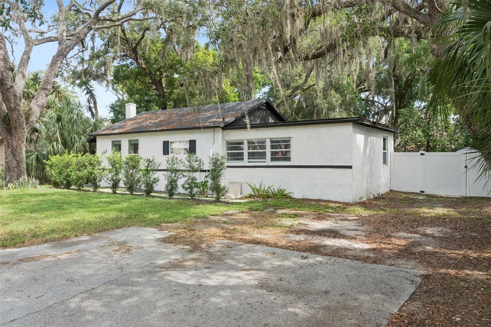 O6418516 Property Photo