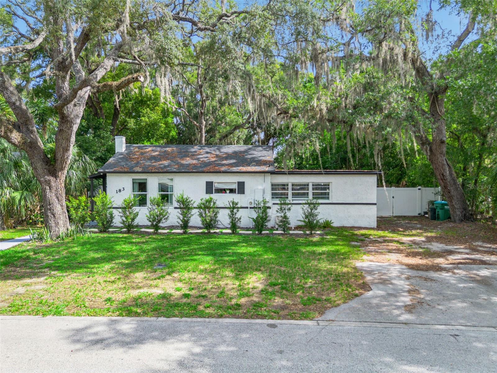 O6418516 Property Photo