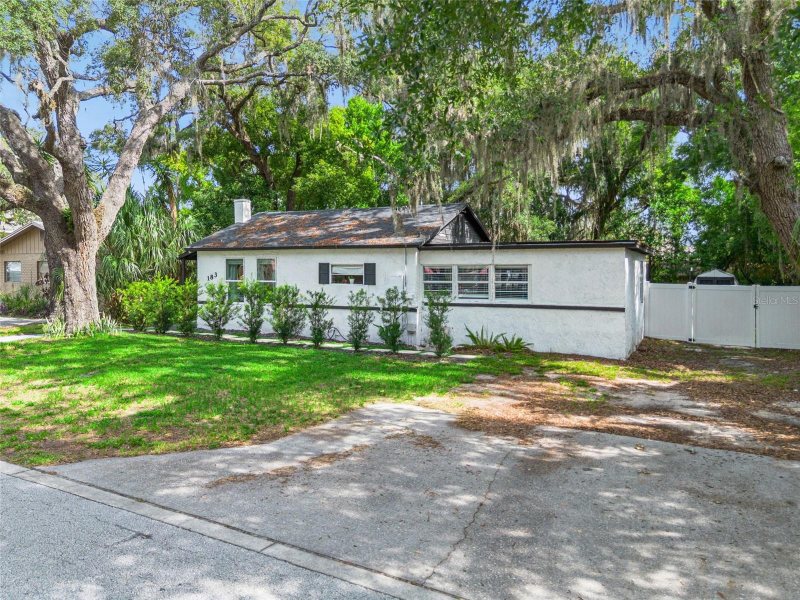 O6418516 Property Photo