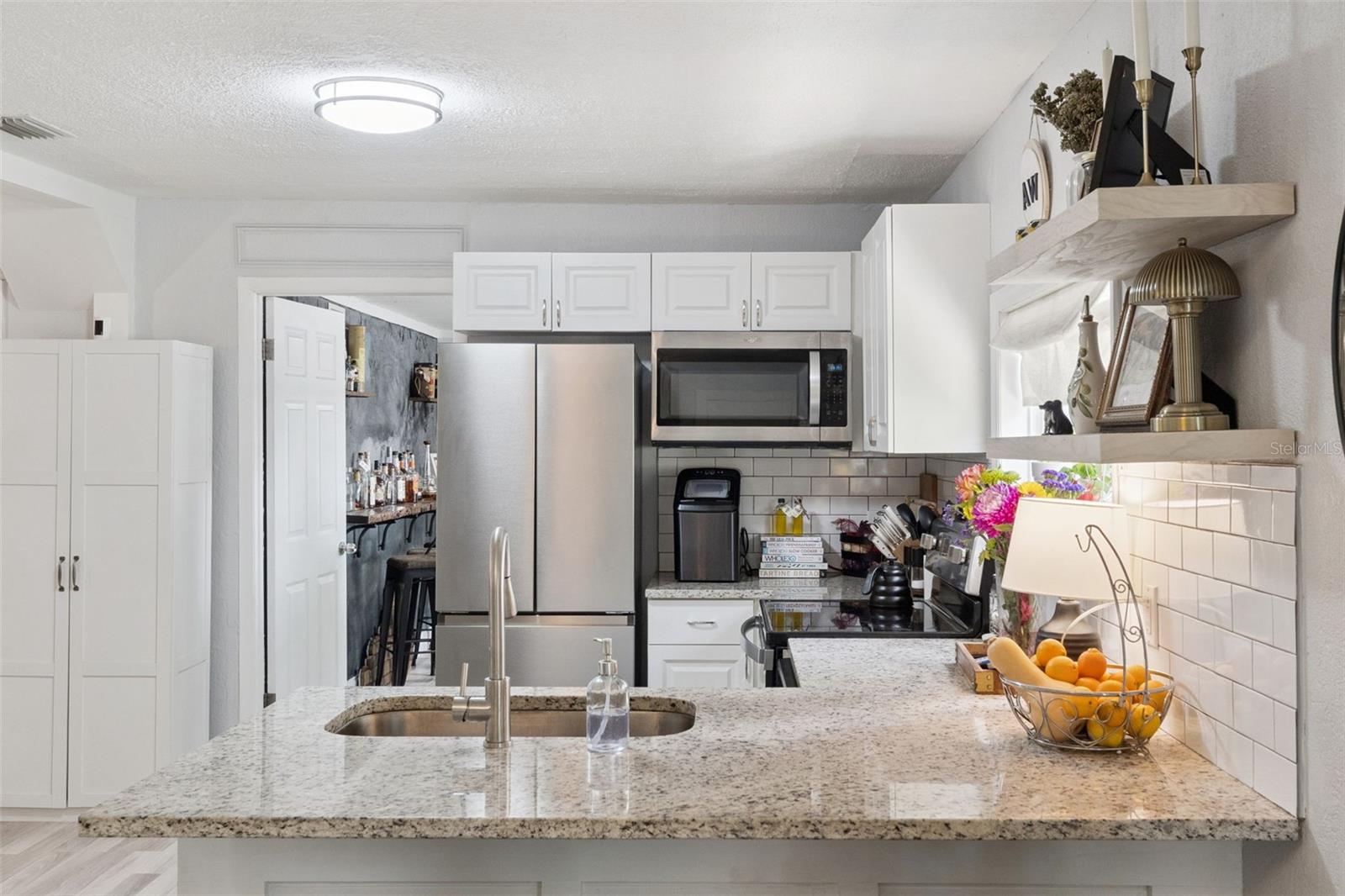 O6418516 Property Photo