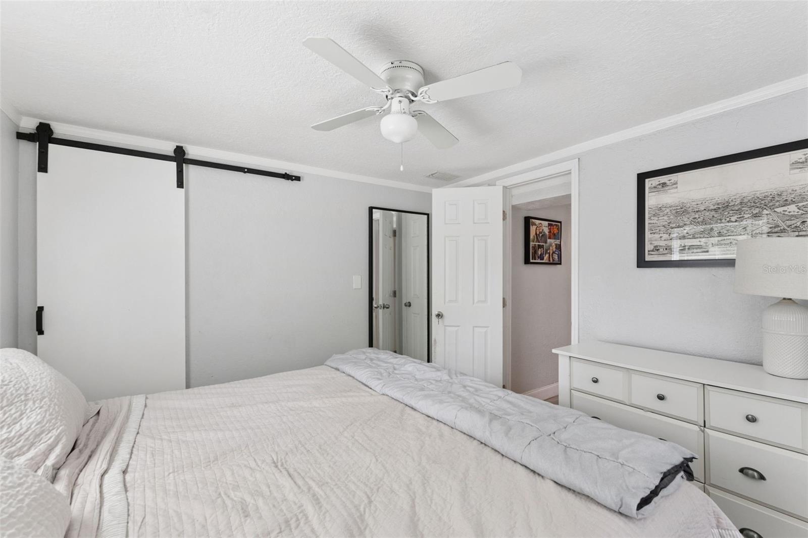 O6418516 Property Photo