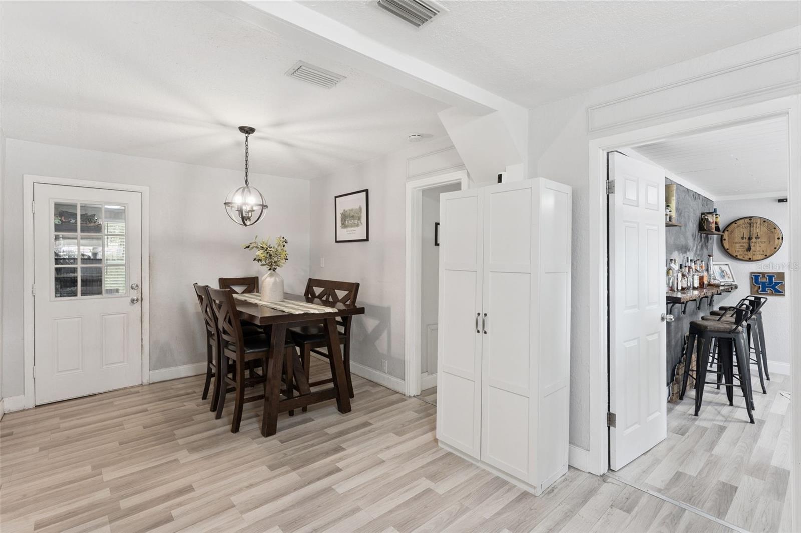 O6418516 Property Photo