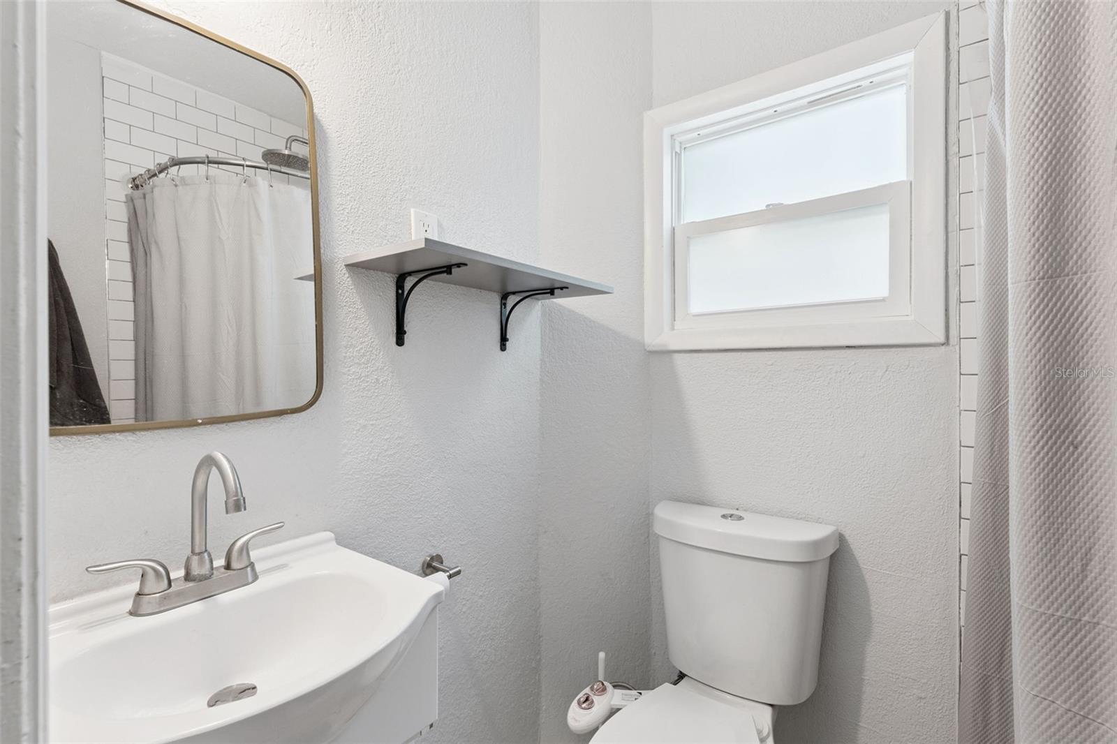 O6418516 Property Photo