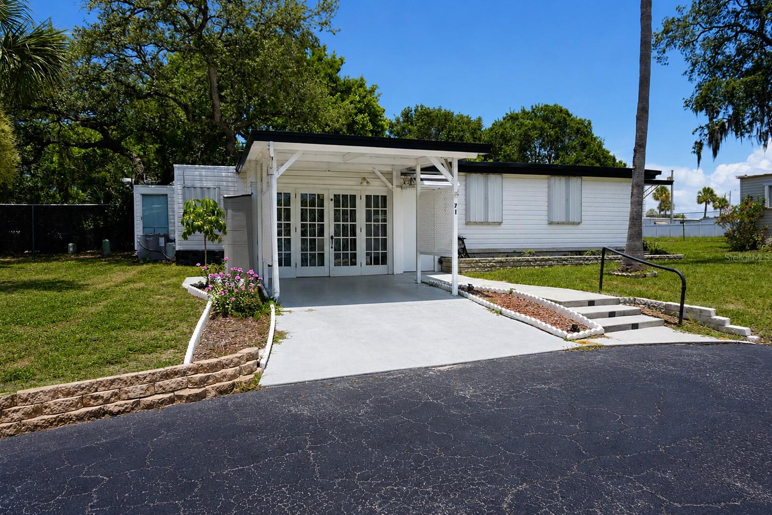 MLS# TB8521532 Property Photo