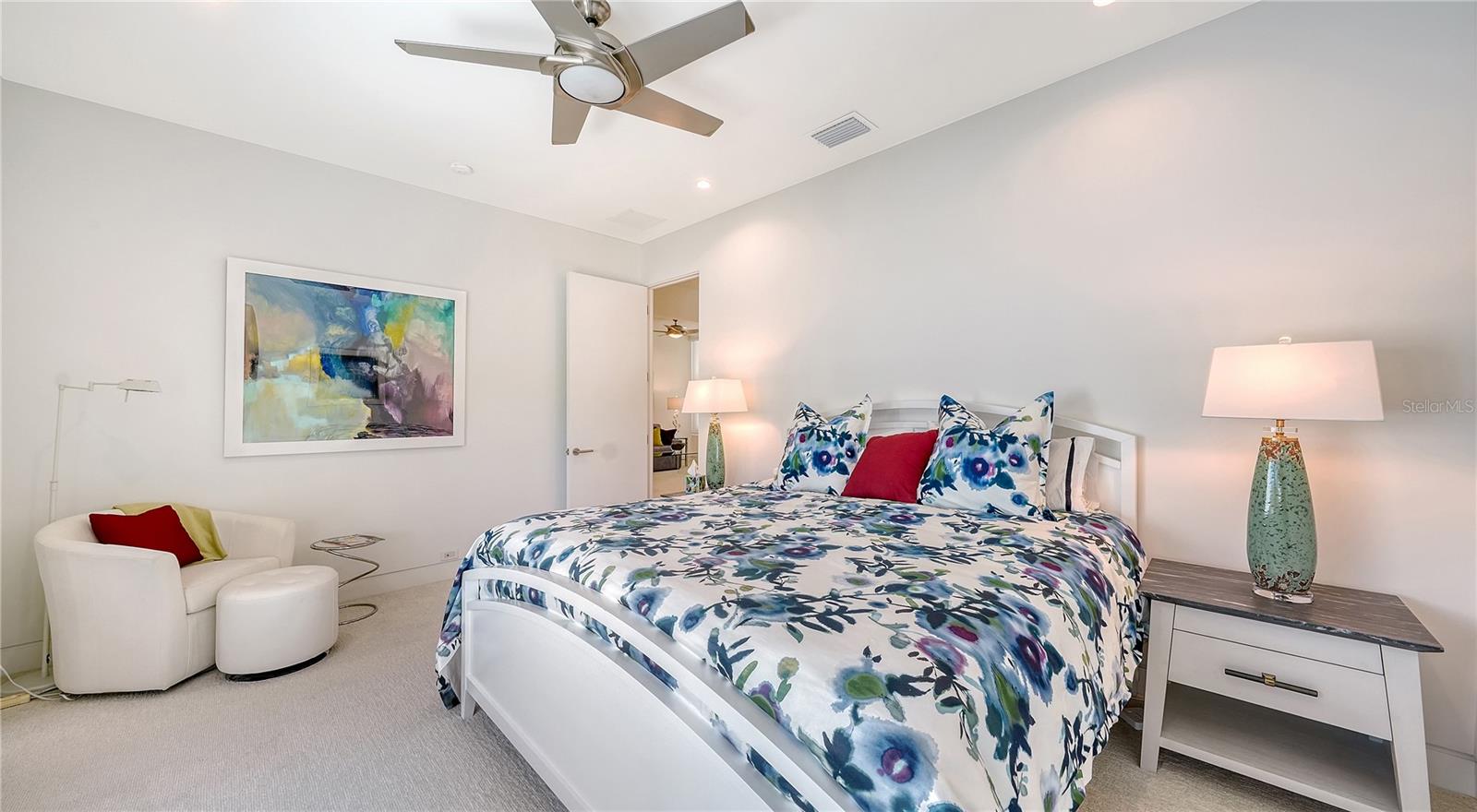 A4698159 Property Photo