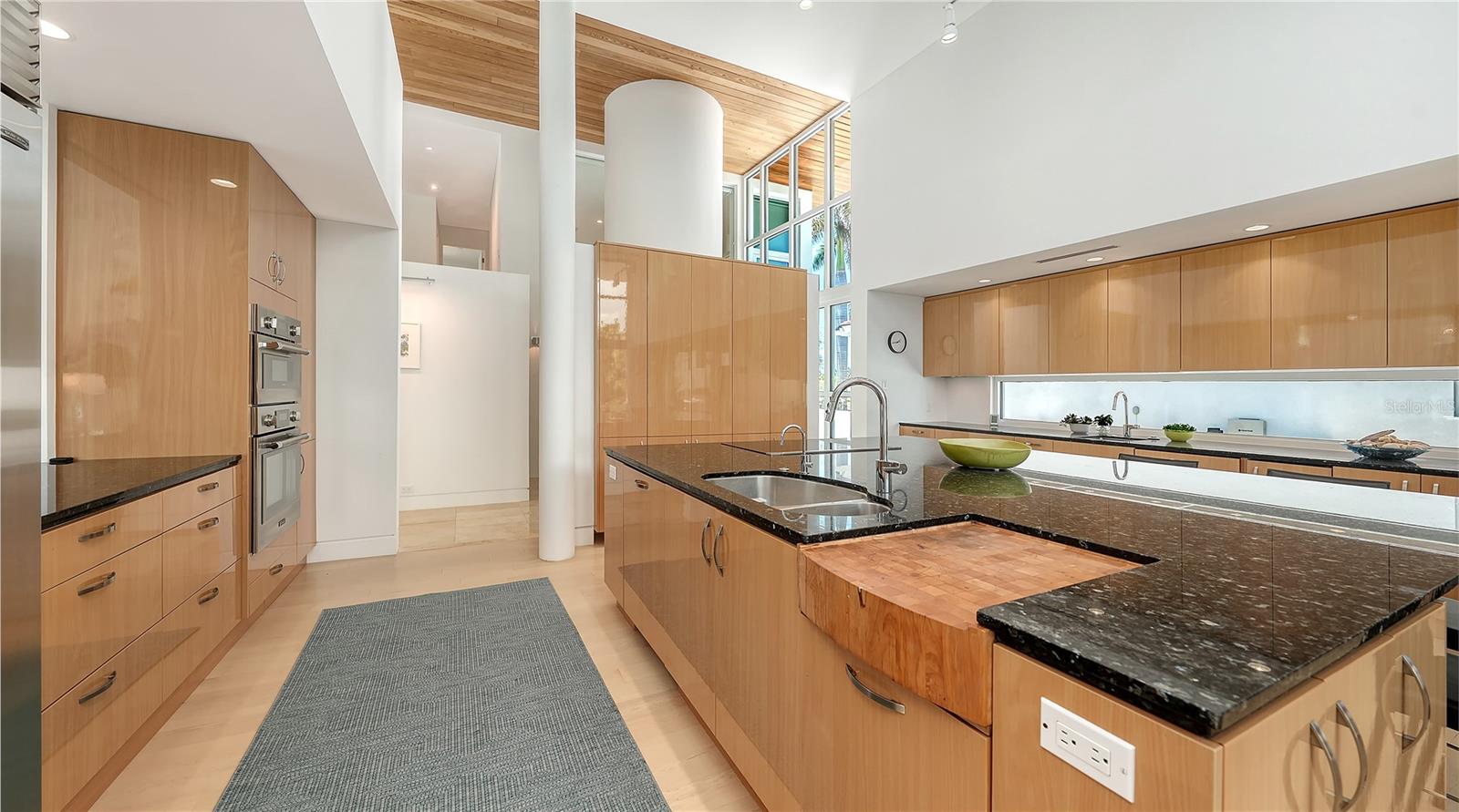 A4698159 Property Photo
